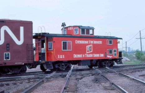 DTSL Caboose at Vickers OH